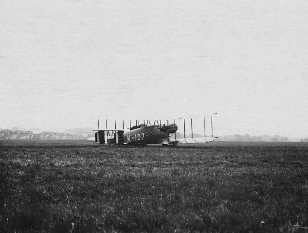 g-eaav k-107 vickers vimy commercial at hendon 0751-0139